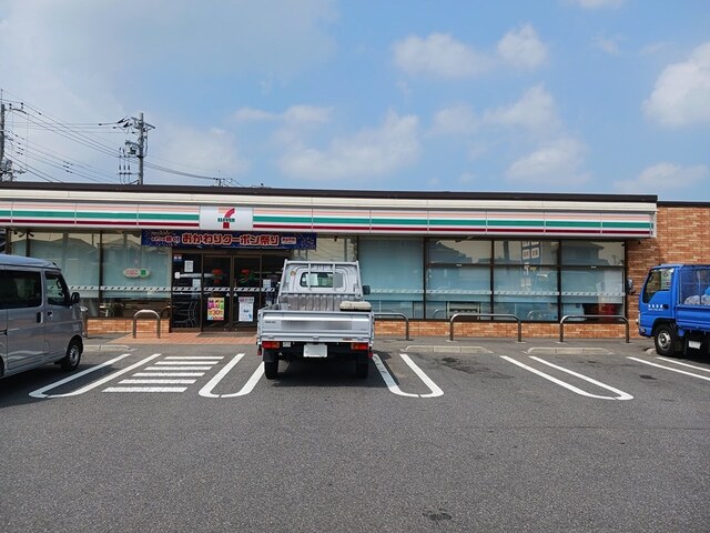 コンビニ　セブンイレブン（コンビニ）まで128m