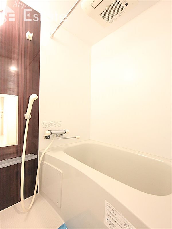 バス・シャワールーム　バスルーム