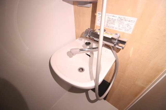 洗面設備　シャワールーム内洗面所