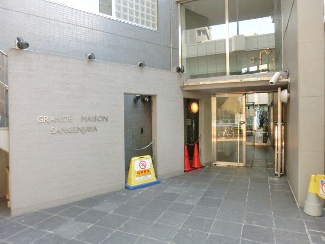 エントランス　エントランス