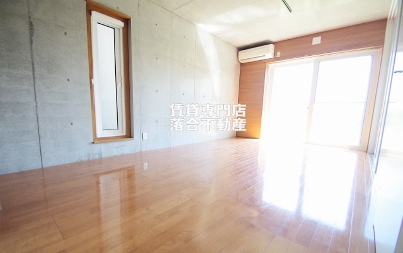 居室・リビング　明るい広々としたお部屋♪