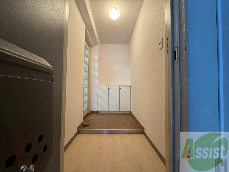 玄関　玄関の様子です。明るい印象ですね。気分もあがりそう。