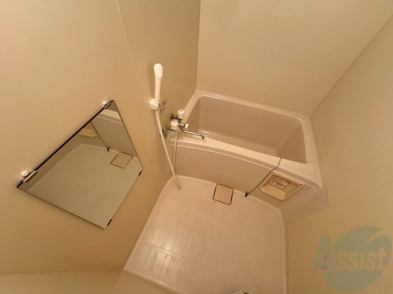 バス・シャワールーム　お風呂になります。一日の疲れを癒してくださいね。