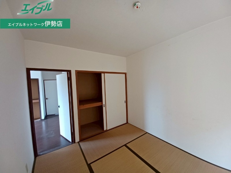 収納　同型参考写真