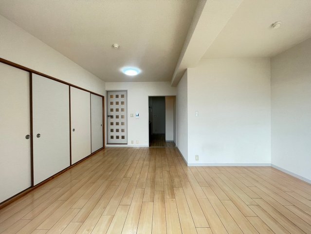 プラザ森北の居間写真