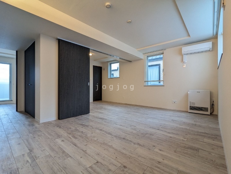 居室・リビング　同号室タイプ写真