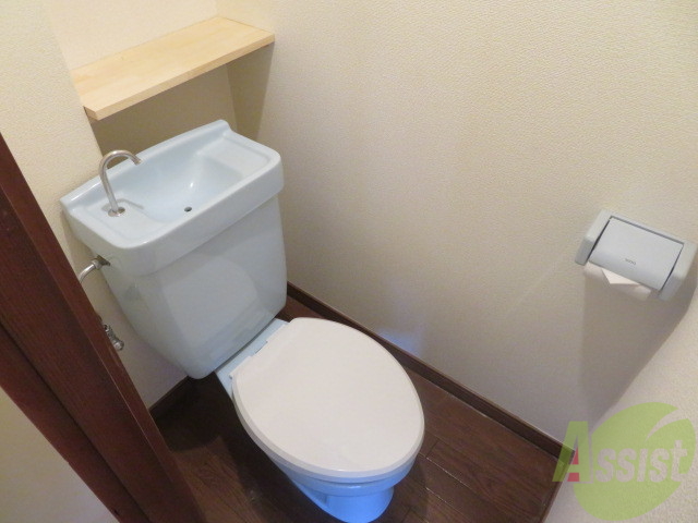 トイレ　こちらはトイレです。清潔感があり、安心して使用できます。