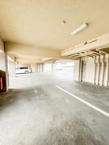 駐車場　駐車スペースもあります☆