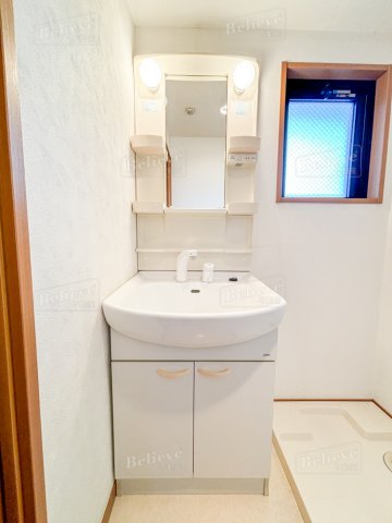 洗面設備　明るい洗面所です★