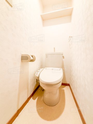 トイレ　嬉しい温水洗浄便座付き♪