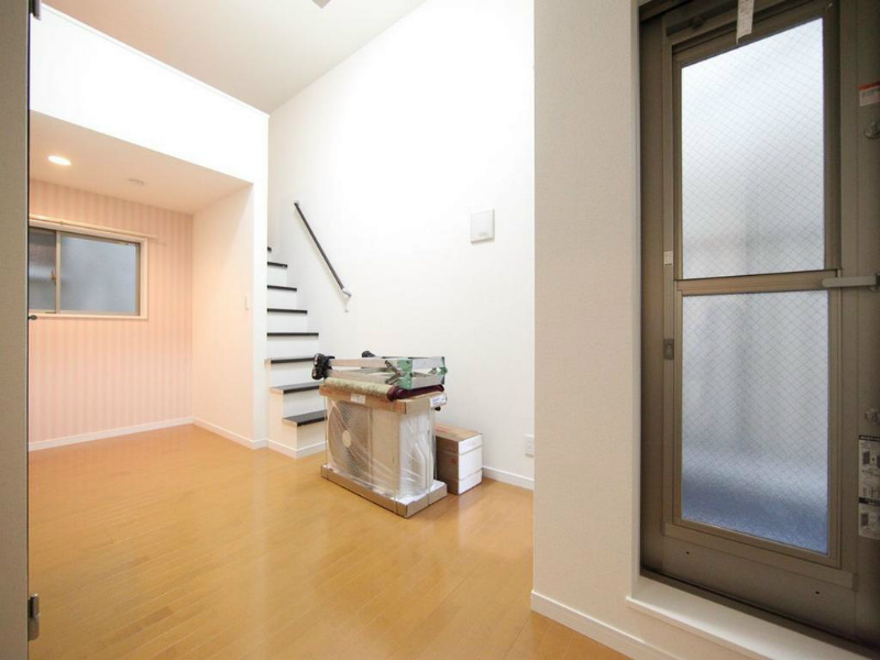 居室・リビング　ＬＤＫ9帖　洋室2.1帖　階段式ロフト2.1帖