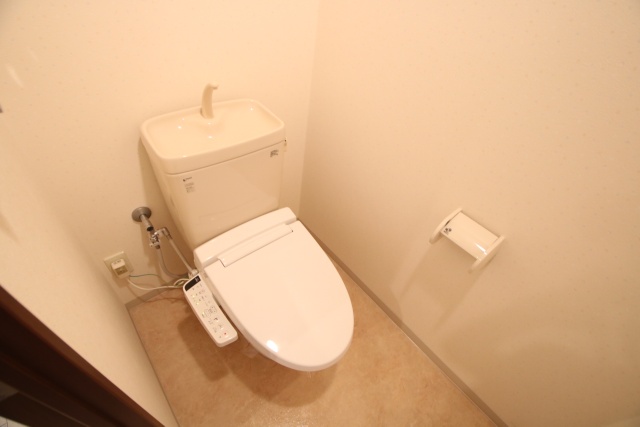 トイレ　※別室の参考写真の為、現況優先です。