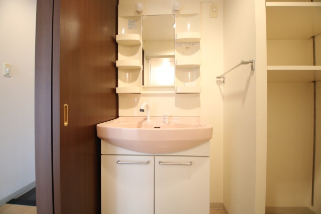 洗面設備　※別室の参考写真の為、現況優先です。
