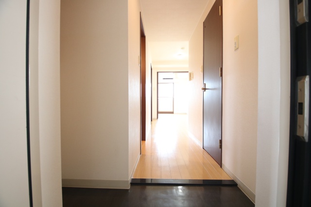 玄関　※別室の参考写真の為、現況優先です。