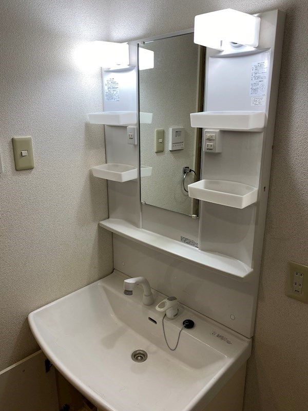 洗面設備　※同タイプの他のお部屋です