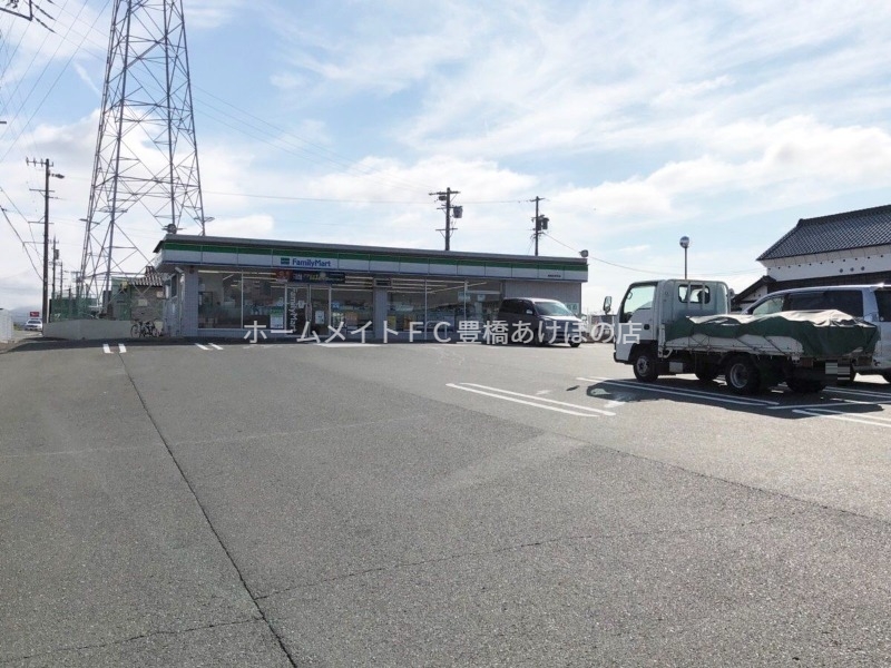 コンビニ　ファミリーマート豊橋西幸町店（コンビニ）まで292m