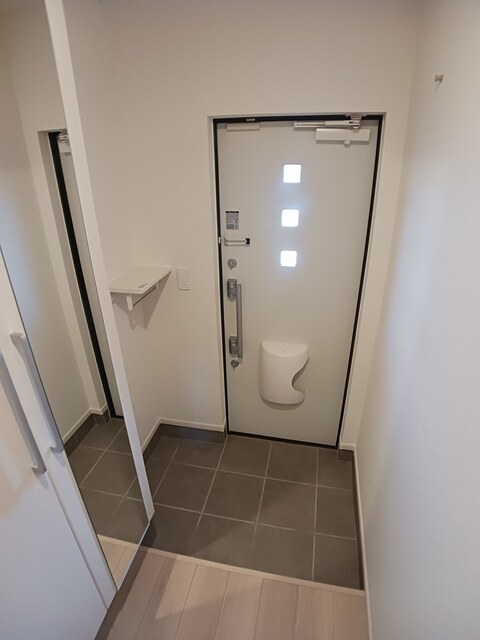 玄関　建築中で