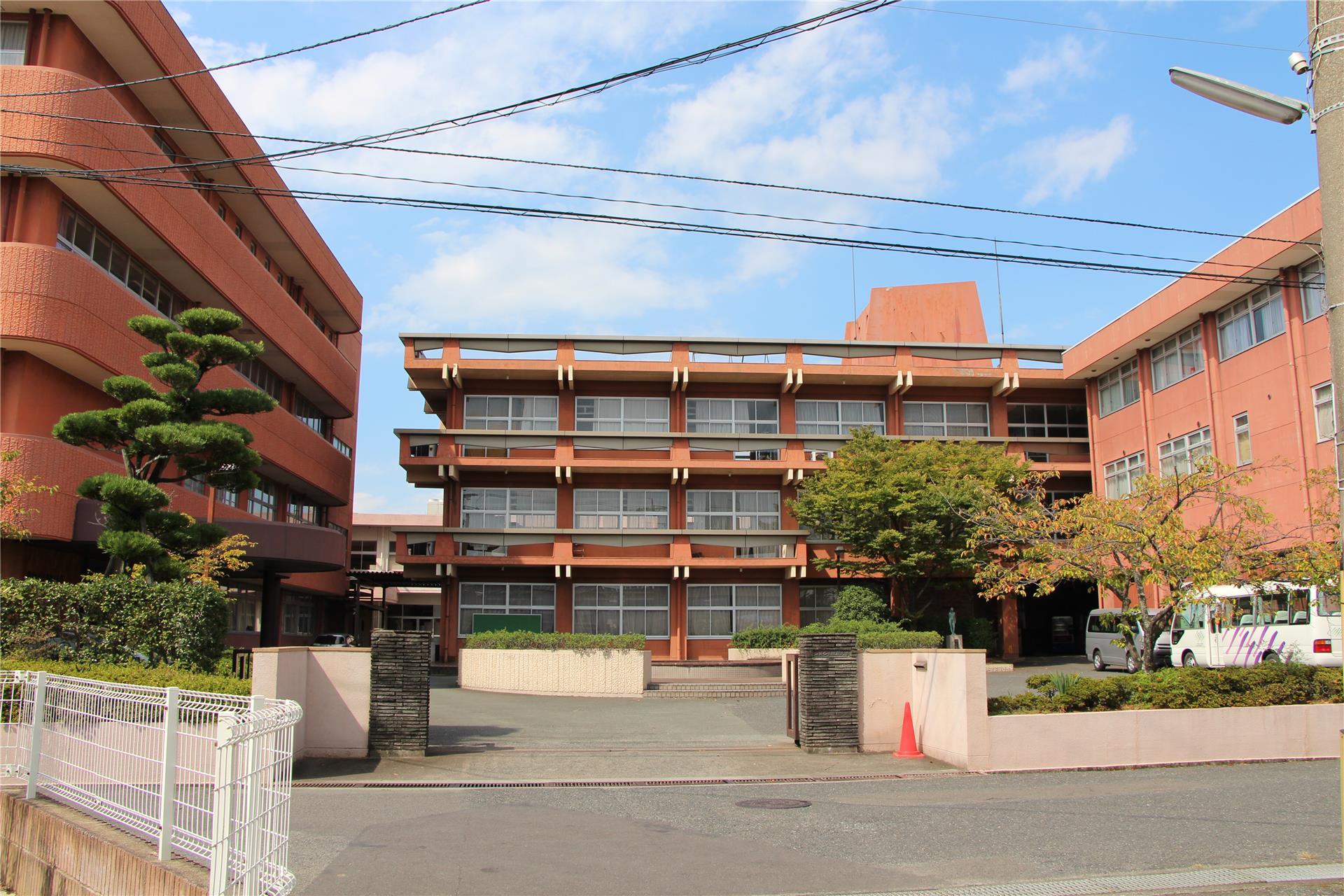 大学・短大　私立佐賀女子短期大学（大学・短大）まで414m