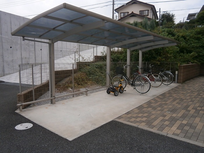 その他共有部分　屋根付の駐輪場完備です。