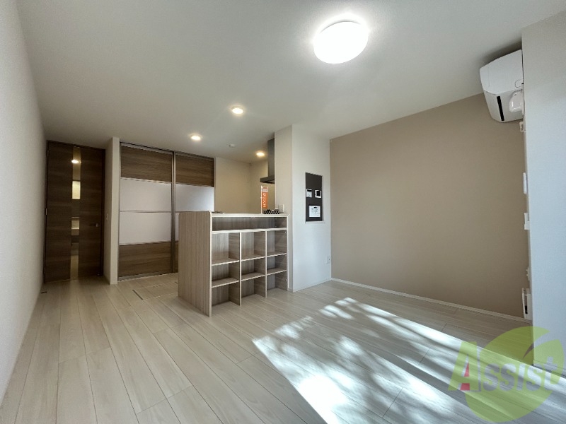 居室・リビング　１１．７帖のＬＤＫです。広々としてきれいですね。