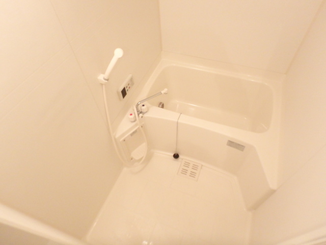 バス・シャワールーム　【別室参考写真】追い焚き給湯設備♪