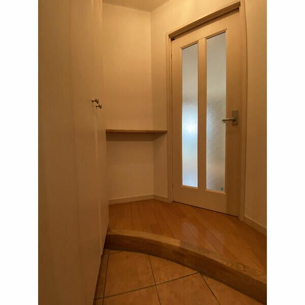 玄関　弊社は都内全域の物件をご紹介可能です！