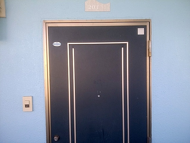 玄関　※退去前の為、写真と現状が異なる場合がございます