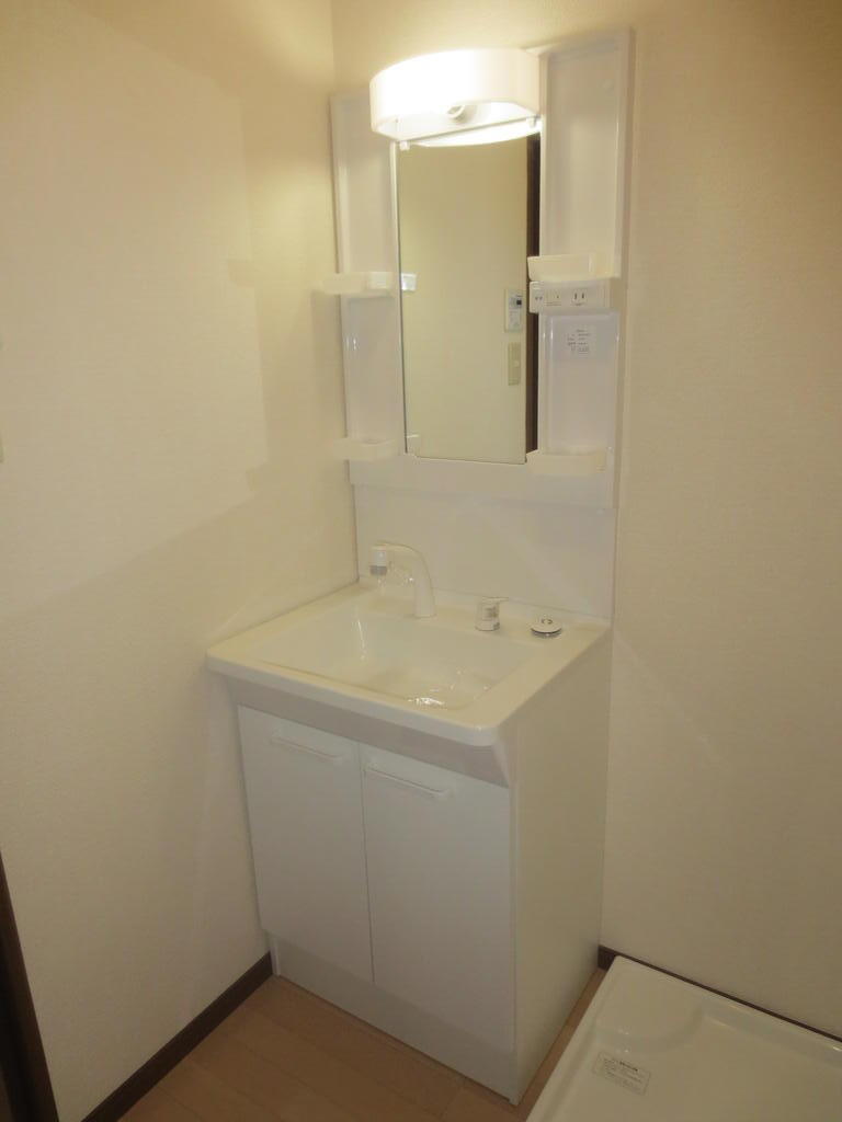 洗面設備　2021年3月完成の築浅オール電化アパート