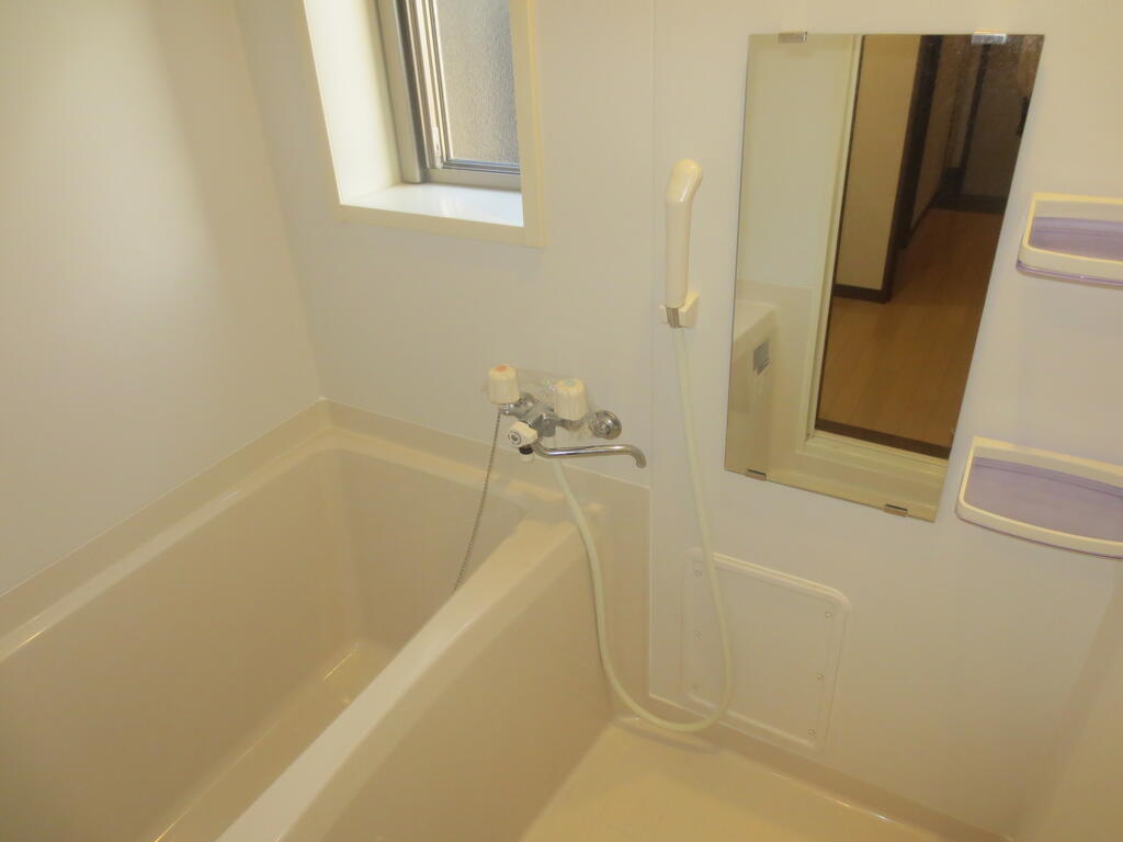 バス・シャワールーム　2021年3月完成の築浅オール電化アパート