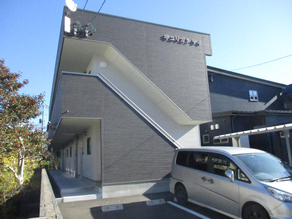 建物外観　2021年3月完成の築浅オール電化アパート