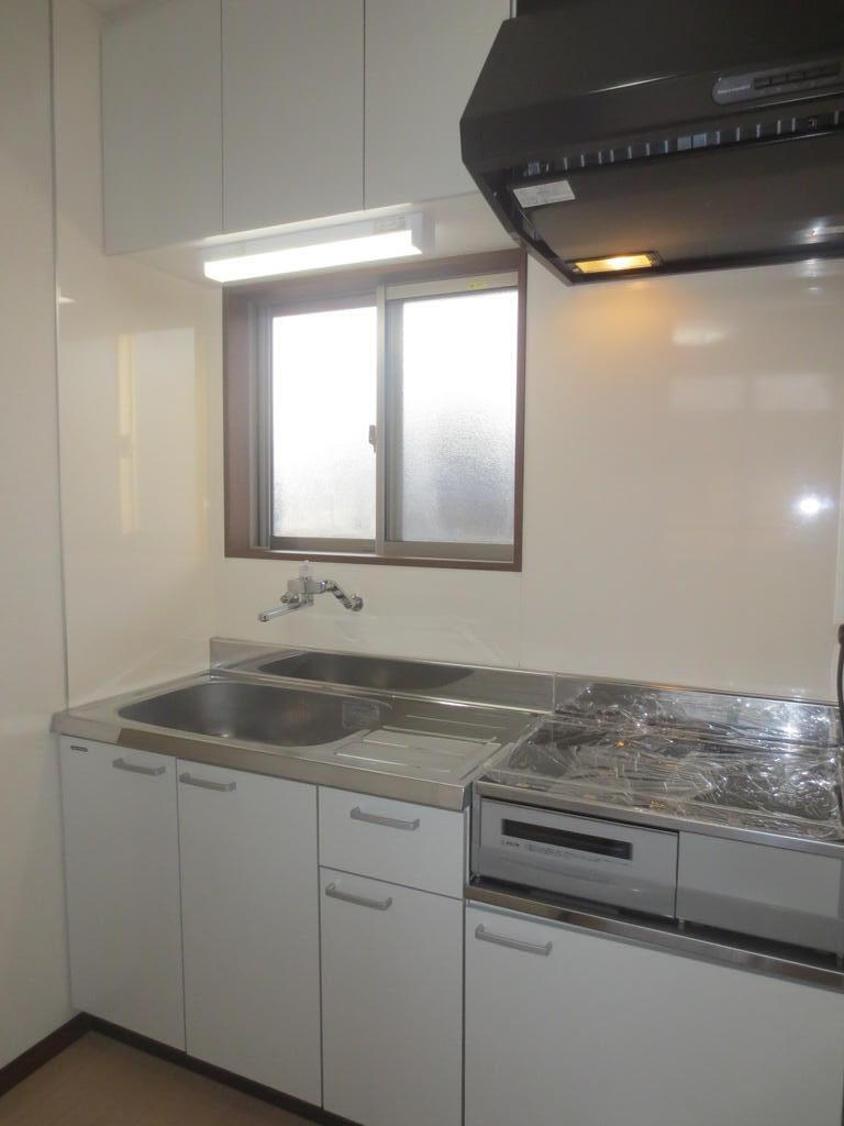 キッチン　2021年3月完成の築浅オール電化アパート