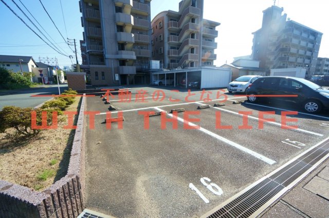 駐車場　駐車場に車を止められます