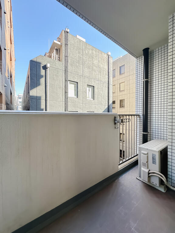 バルコニー　※写真は類似間取り別部屋。色味等異なる場合があります。