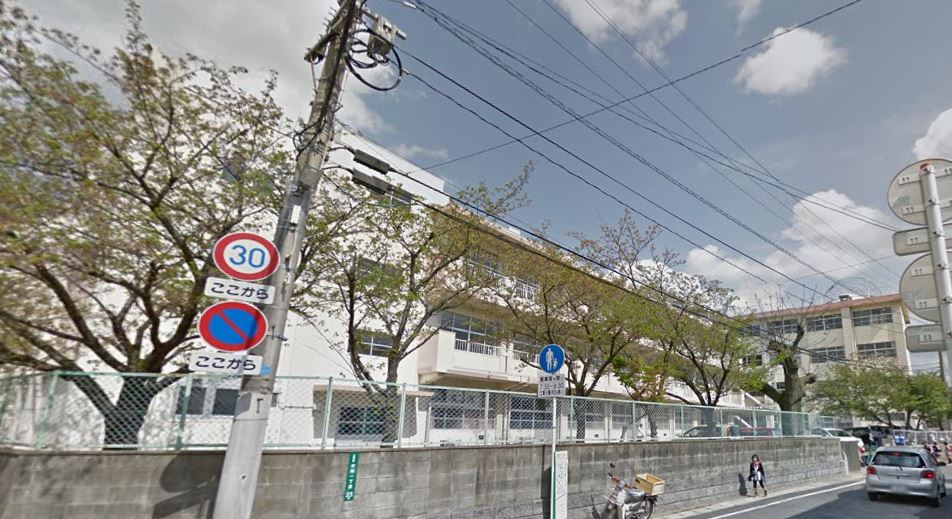 小学校　北九州市立本城小学校（小学校）まで100m