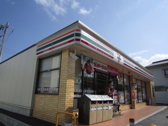 コンビニ　セブン-イレブン 広島川内５丁目店（コンビニ）まで720m