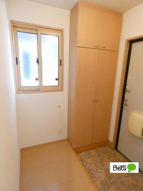 玄関　他のお部屋の写真です
