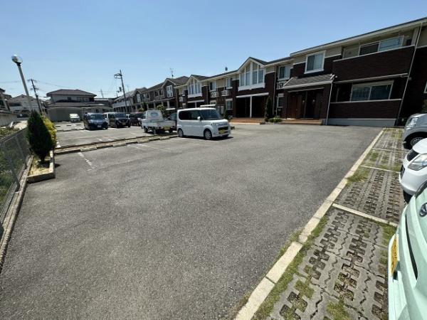 駐車場　敷地内駐車場！