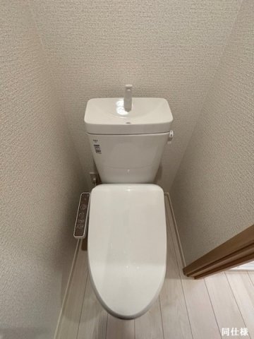 トイレ　落ち着いた色調のトイレです♪