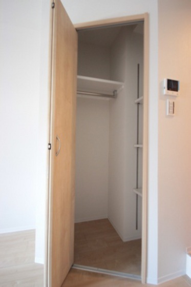 収納　※別部屋の写真です