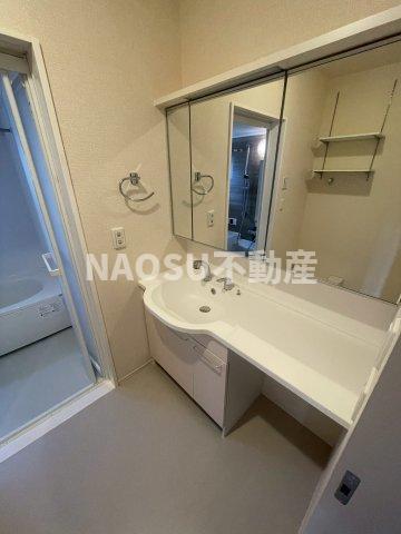 洗面設備　コンパクトで使いやすい洗面所