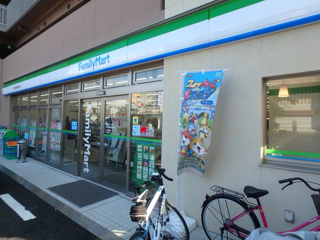 コンビニ　ファミリーマート千住河原町墨堤通り店（コンビニ）まで495m