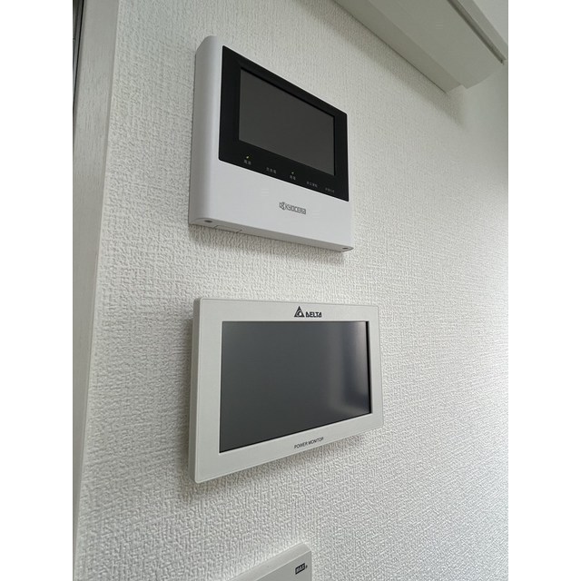 その他設備　蓄電池・ソーラーパネルモニター