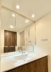 洗面設備　広い洗面スペース