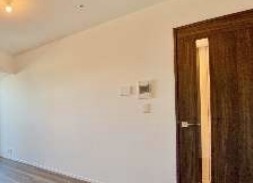 その他設備　落ち着いた色調の洋室です