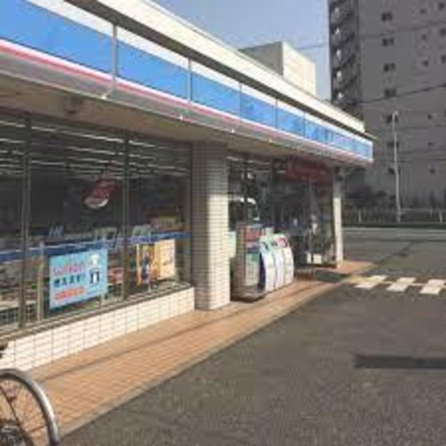 コンビニ　ローソン尼崎立花町1丁目店（コンビニ）まで490m