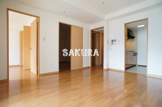 居室・リビング　開放感のあるゆったりとしたお部屋です♪