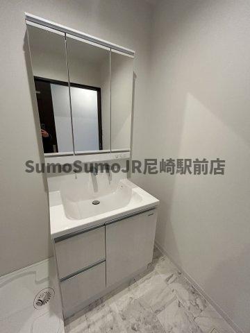 洗面設備　コンパクトで使いやすい洗面所