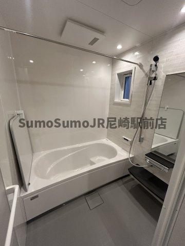 バス・シャワールーム　落ち着いた空間のお風呂です