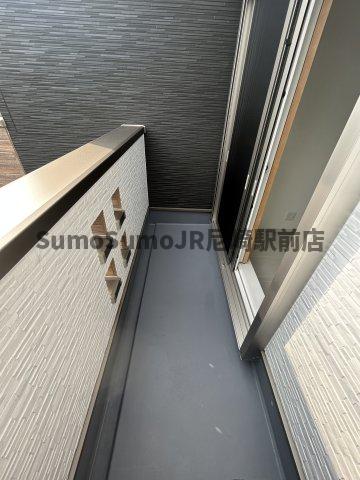 バルコニー　バルコニーからの眺めを楽しみながら食事をしませんか