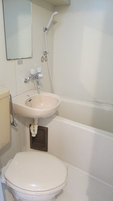 バス・シャワールーム　バストイレ一緒です！